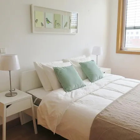 Charming - 2 Bedrooms & Garage Apartment