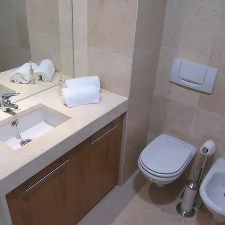 Apartment Charming - 2 Bedrooms & Garage